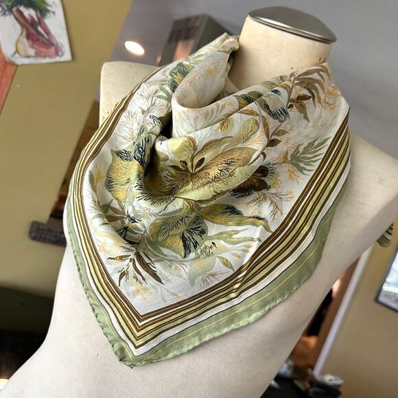 VTG 50s 60s Large 100% Silk Retro Muted Toned Floral Scarf Cream Sage Green 33” - Picture 10 of 11
